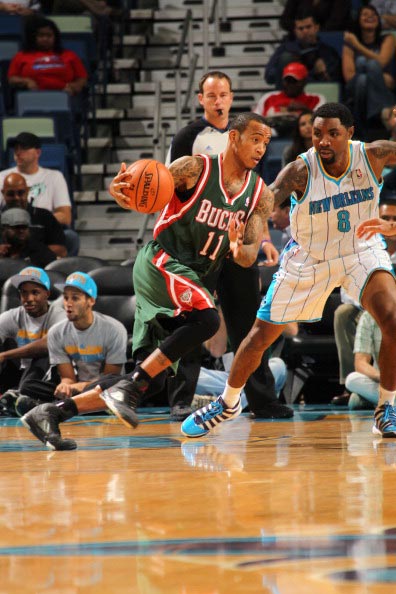 津媒：国际足联确认塞鸟获得为国足出战资格 国脚看沙特录像备战.